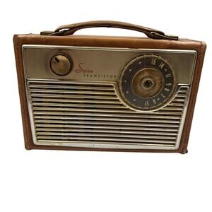 Mid-Century GE Seven Transistor Radio In Leather Case. Mo. P-776B USA NOT TESTED